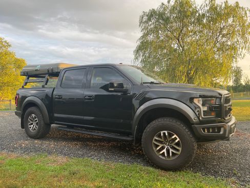 Used 2018 Ford F150 Raptor w/ Equipment Group 802A Luxury image 2