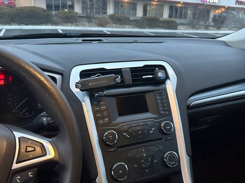 Used 2013 Ford Fusion SE image 17