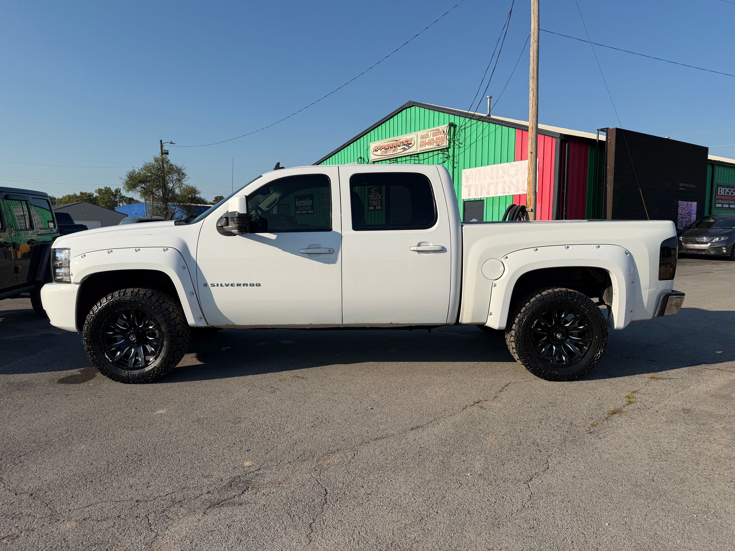 Used 2009 Chevrolet Silverado 1500 LTZ w/ LTZ Plus Package AWD/4WD image 2