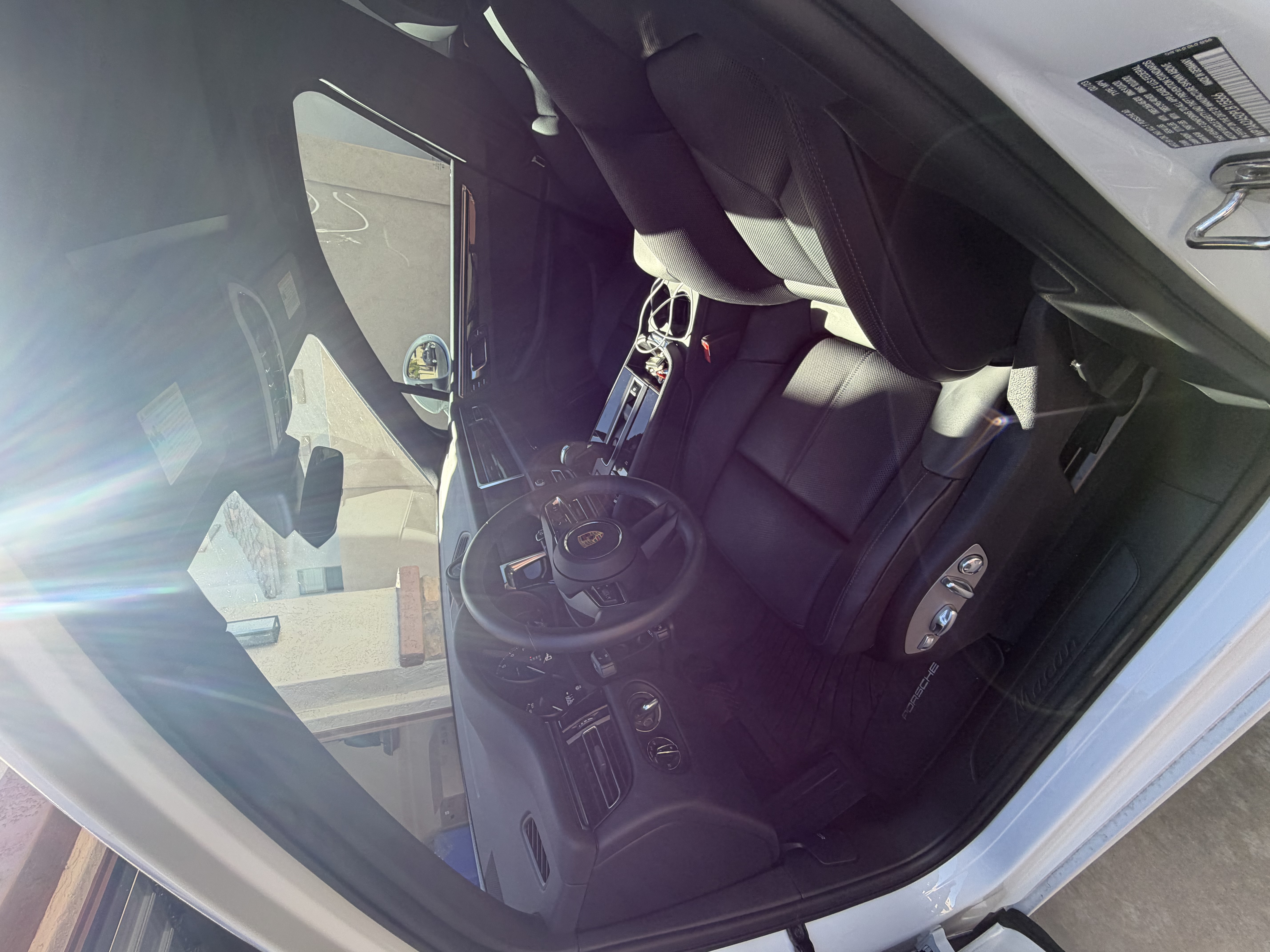 Used 2023 Porsche Macan AWD/4WD image 10