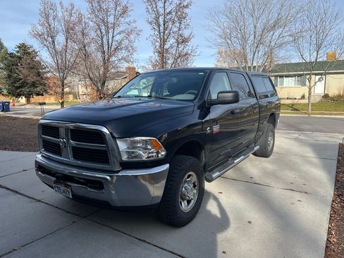 Used 2012 RAM 2500 ST w/ Chrome Appearance Group image 2