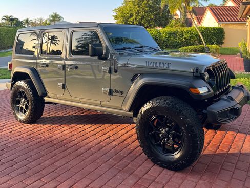 Used 2023 Jeep Wrangler Unlimited Sport image 13