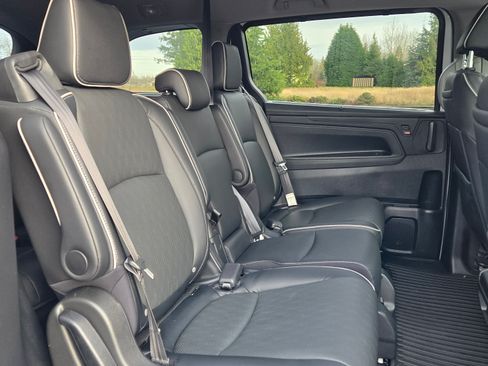 Used 2022 Honda Odyssey Elite image 11