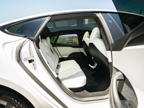 Used 2023 Tesla Model S Plaid image 8