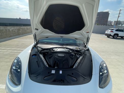 Used 2018 Porsche Panamera 4 AWD/4WD image 5