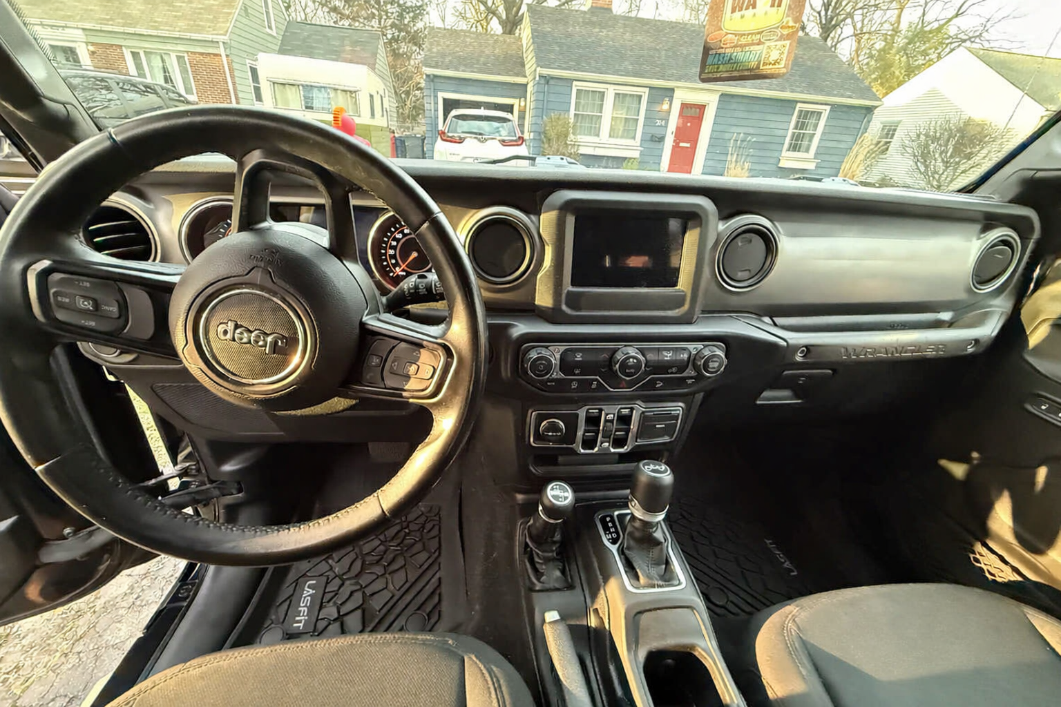 Used 2018 Jeep Wrangler Unlimited Sport S AWD/4WD image 2