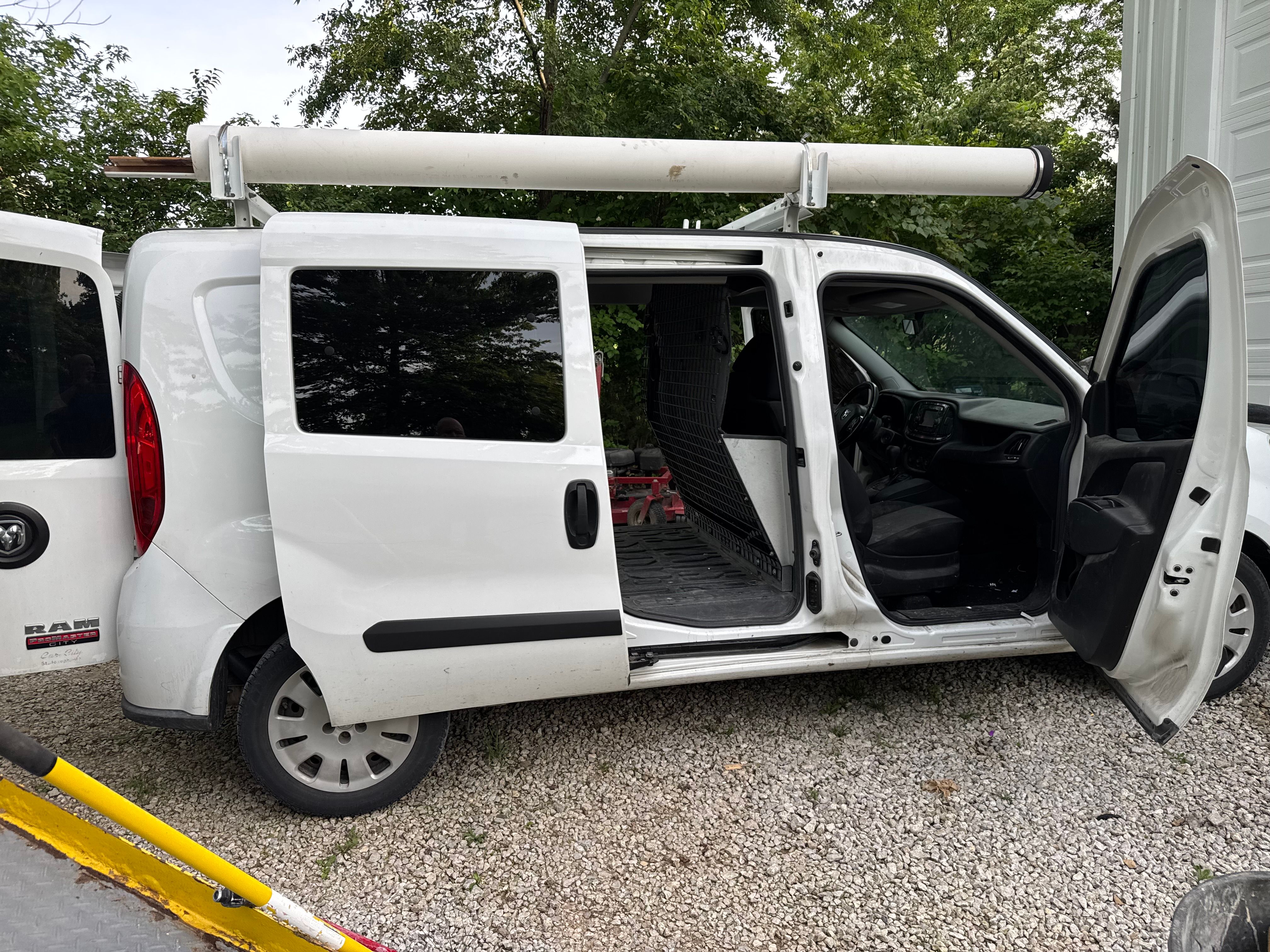 Used 2017 RAM ProMaster City Tradesman SLT w/ Rear Back-up Camera Group FWD image 11