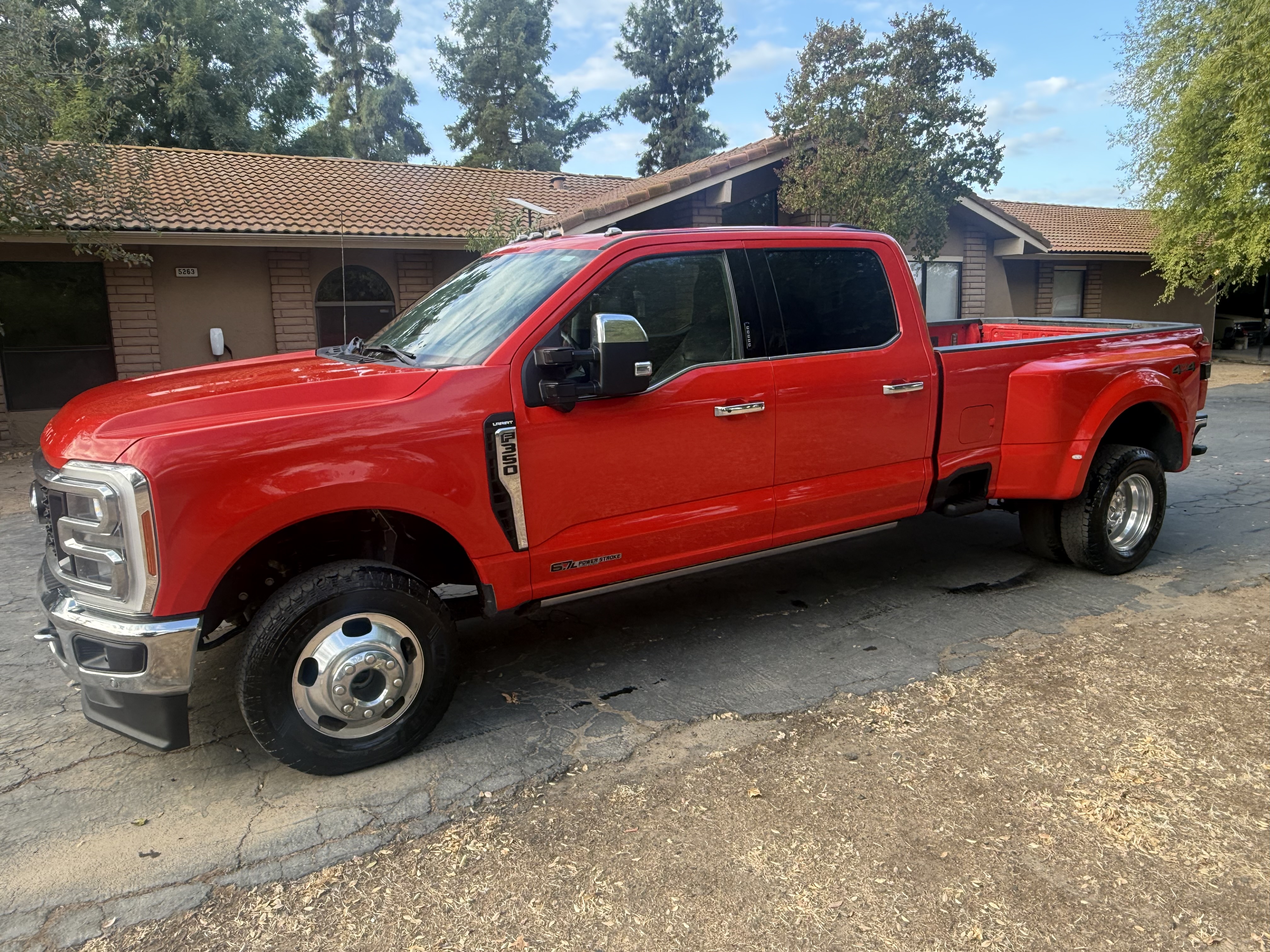 Used 2023 Ford F350 Lariat w/ Lariat Ultimate Package AWD/4WD image 1