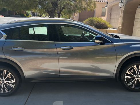 Used 2018 INFINITI QX30 Premium w/ Technology Package AWD/4WD image 10