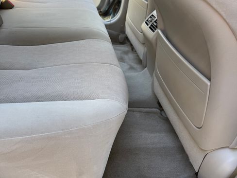 Used 2011 Toyota Camry XLE w/ SE/XLE Extra-Value Pkg image 17