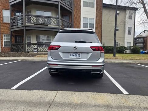 Used 2021 Volkswagen Tiguan SE R-Line image 10