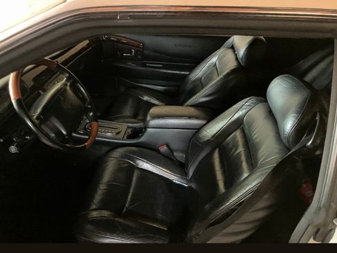 Used 2002 Cadillac Eldorado ESC w/ Preffered Equipment Group image 2