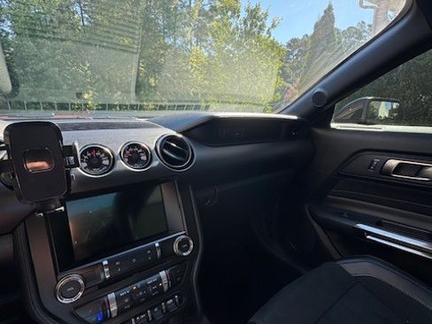 Used 2016 Ford Mustang Shelby GT350 w/ Technology Package image 9