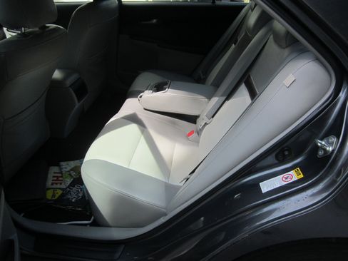 Used 2012 Toyota Camry L FWD image 8