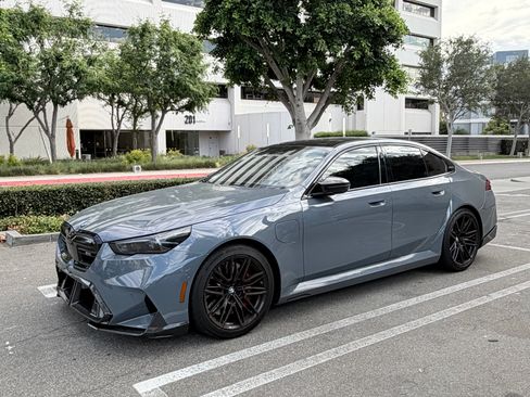 Used 2025 BMW M5 w/ M Driver's Package AWD/4WD image 2