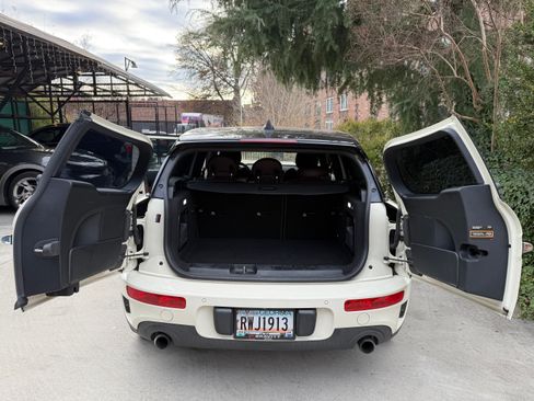 Used 2017 MINI Cooper Clubman S image 13