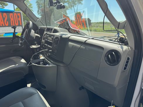 Used 2022 Ford E-350 and Econoline 350 Super Duty w/ Power Windows & Locks Group RWD image 10