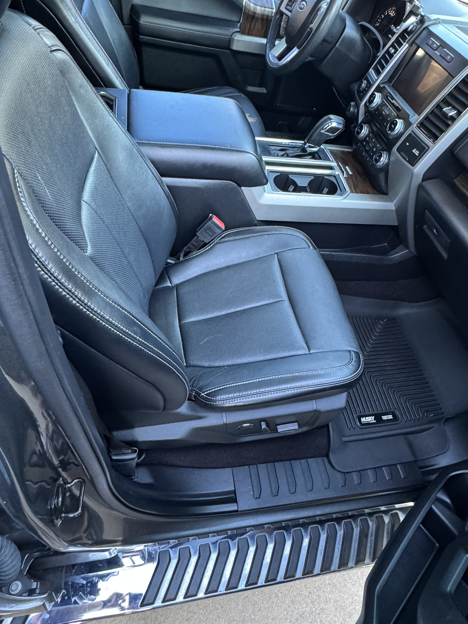 Used 2018 Ford F150 Lariat w/ Equipment Group 502A Luxury AWD/4WD image 22