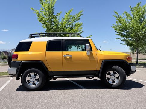 Used 2008 Toyota FJ Cruiser 4WD image 10