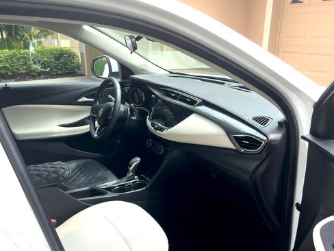 Used 2023 Buick Encore GX Select w/ Experience Buick Package FWD image 8