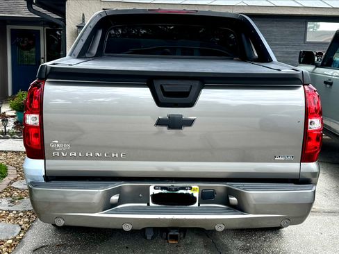 Used 2009 Chevrolet Avalanche LT RWD image 9