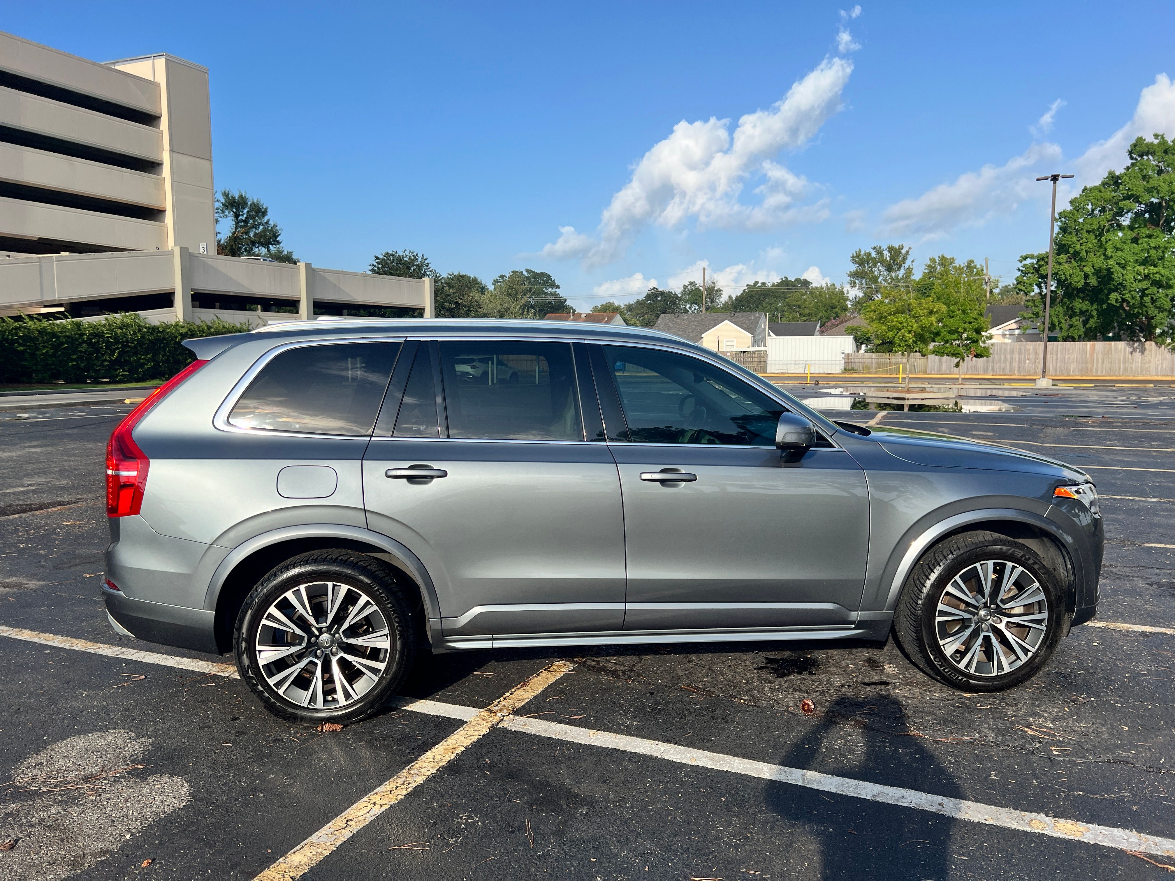 Used 2020 Volvo XC90 T5 Momentum w/ Protection Package Premier FWD image 12
