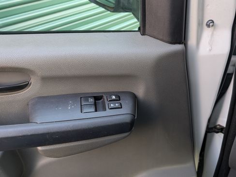 Used 2020 Nissan NV 2500 SV image 19