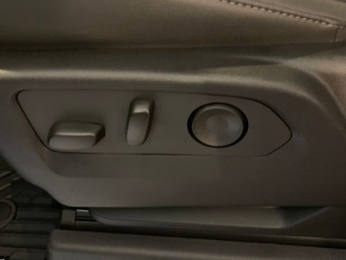 Used 2024 Chevrolet Silverado 2500 LT image 11