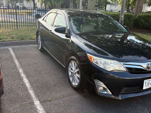 Used 2013 Toyota Camry XLE FWD image 2
