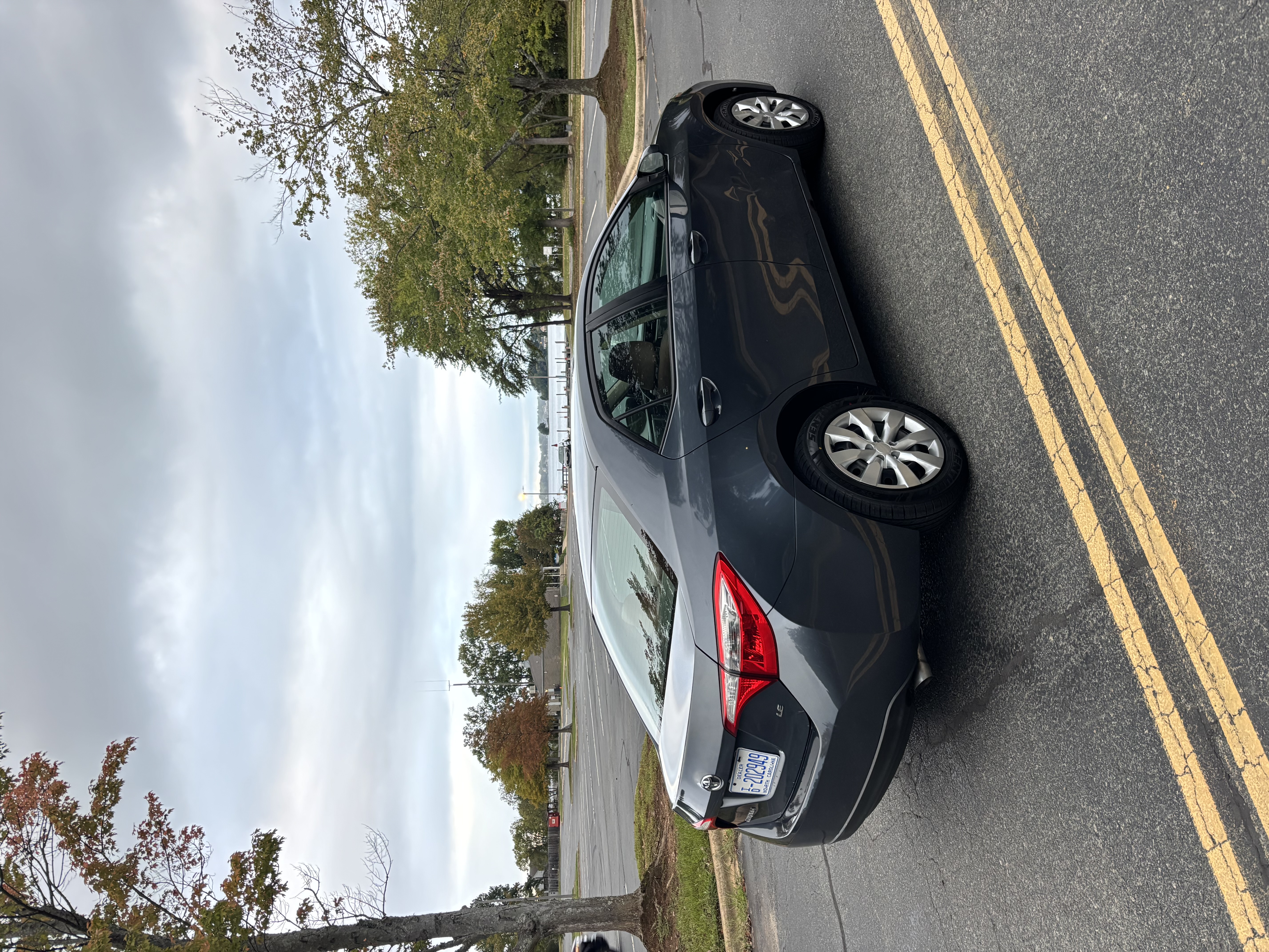 Used 2014 Toyota Corolla LE FWD image 5