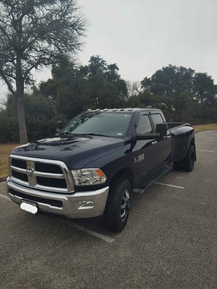 Used 2018 RAM 3500 SLT AWD/4WD image 1