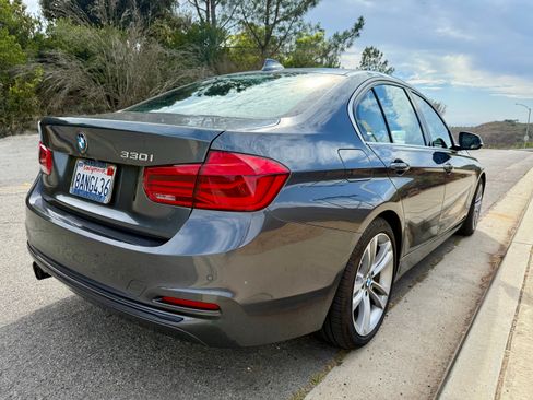 Used 2017 BMW 330i Sedan RWD image 8