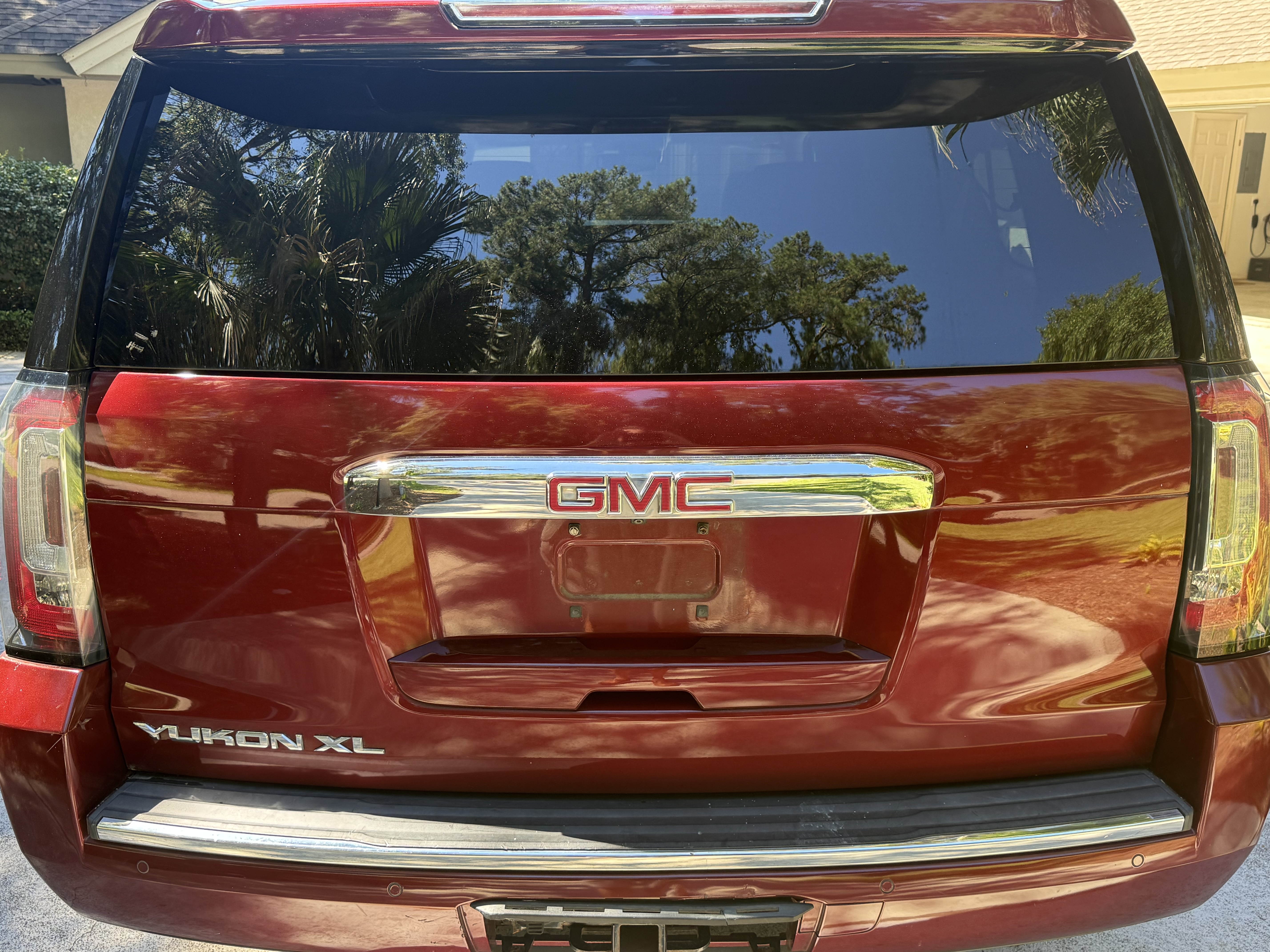 Used 2017 GMC Yukon XL Denali w/ Open Road Package AWD/4WD image 5