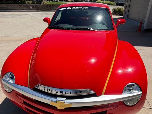 Used 2004 Chevrolet SSR w/ Preferred Equipment Group RWD image 15