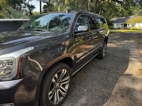 Used 2018 GMC Yukon XL Denali w/ Denali Ultimate Package RWD image 4