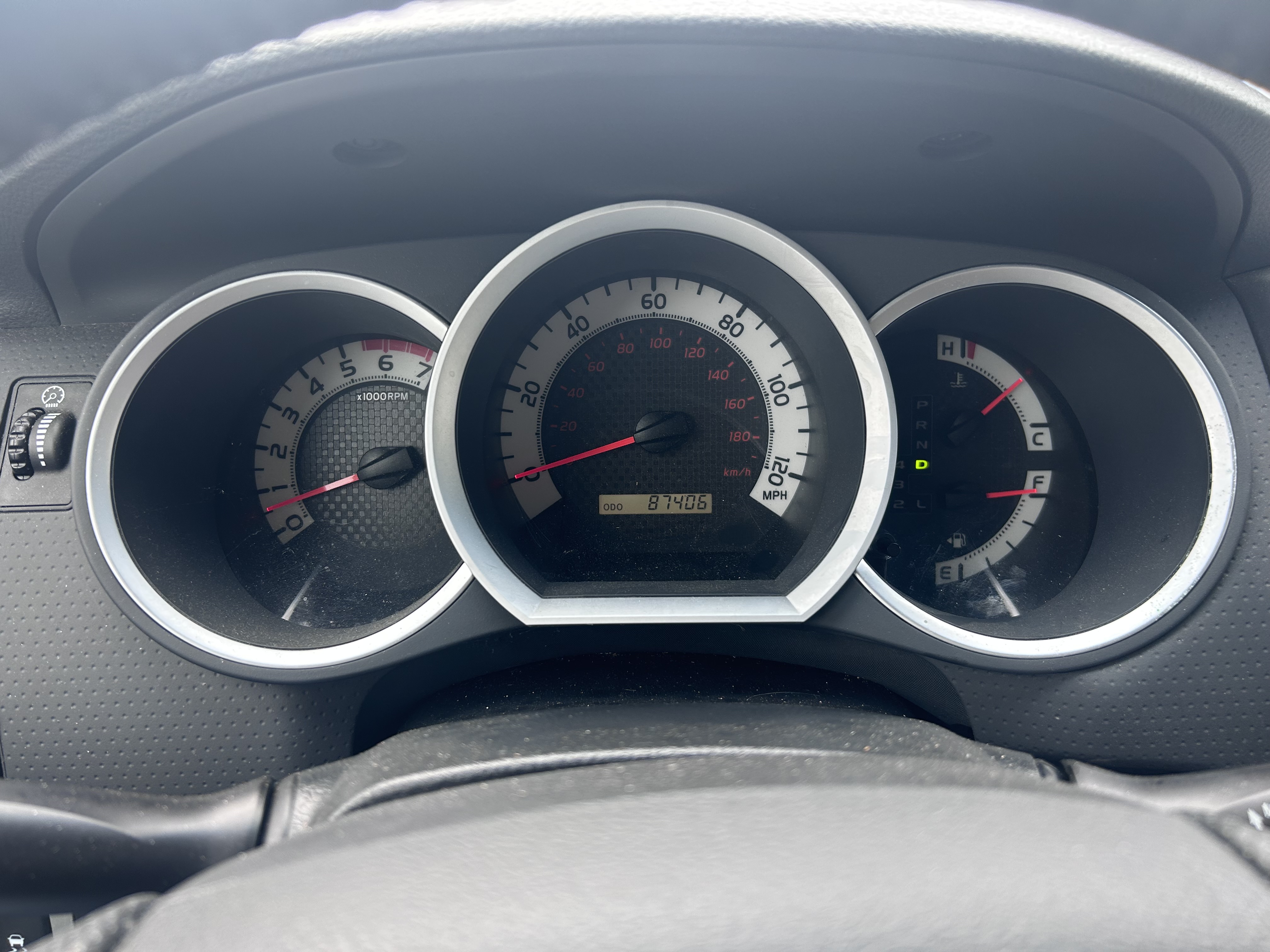 Used 2015 Toyota Tacoma PreRunner w/ TRD Sport Package RWD image 9