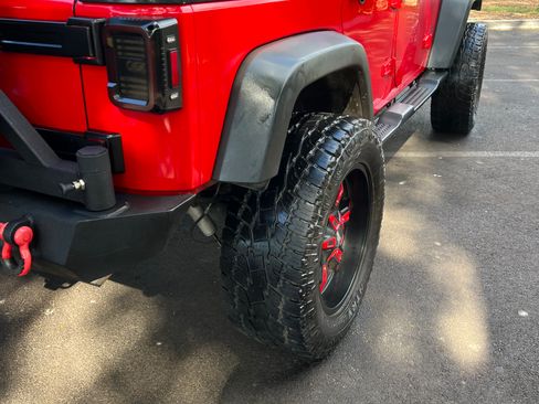 Used 2017 Jeep Wrangler Unlimited Sport w/ Max Tow Package image 5