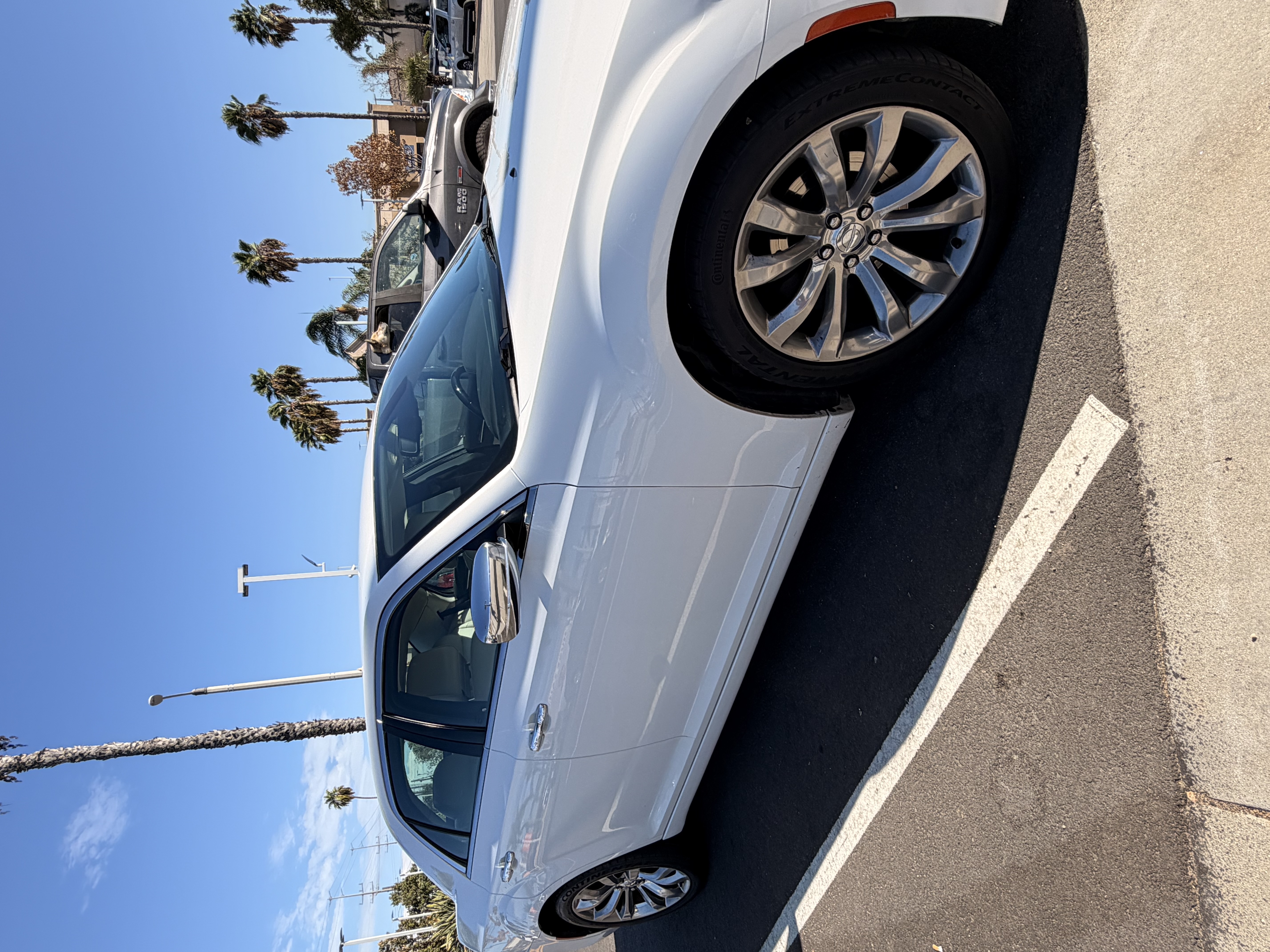 Used 2018 Chrysler 300 Limited RWD image 4