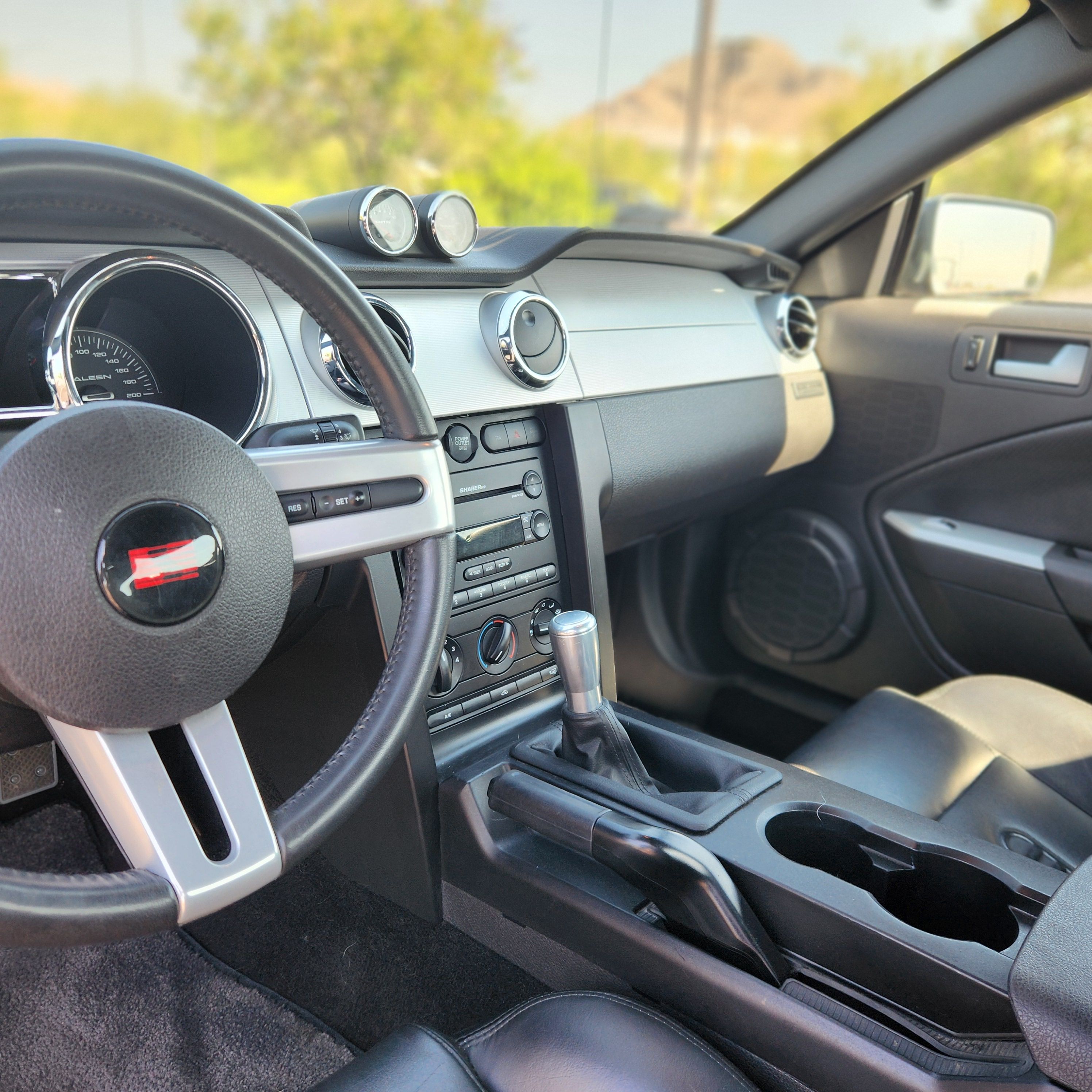 Used 2005 Ford Mustang GT Premium RWD image 11