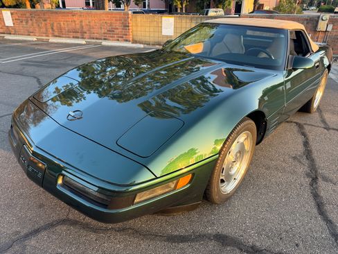Used 1994 Chevrolet Corvette Convertible image 1