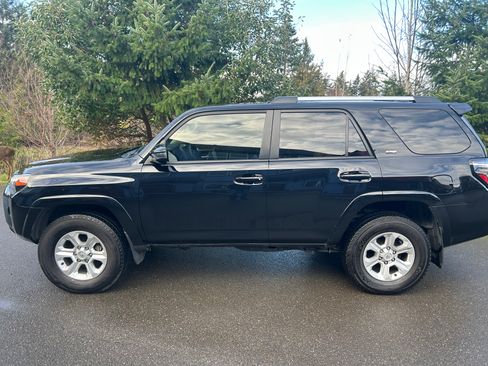 Used 2023 Toyota 4Runner SR5 image 6