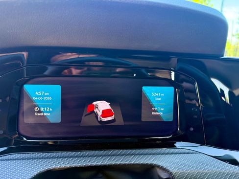 Used 2024 Volkswagen Golf R image 25