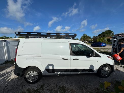 Used 2019 Ford Transit Connect XL image 4