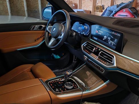 Used 2022 BMW X5 xDrive45e w/ M Sport Package image 16