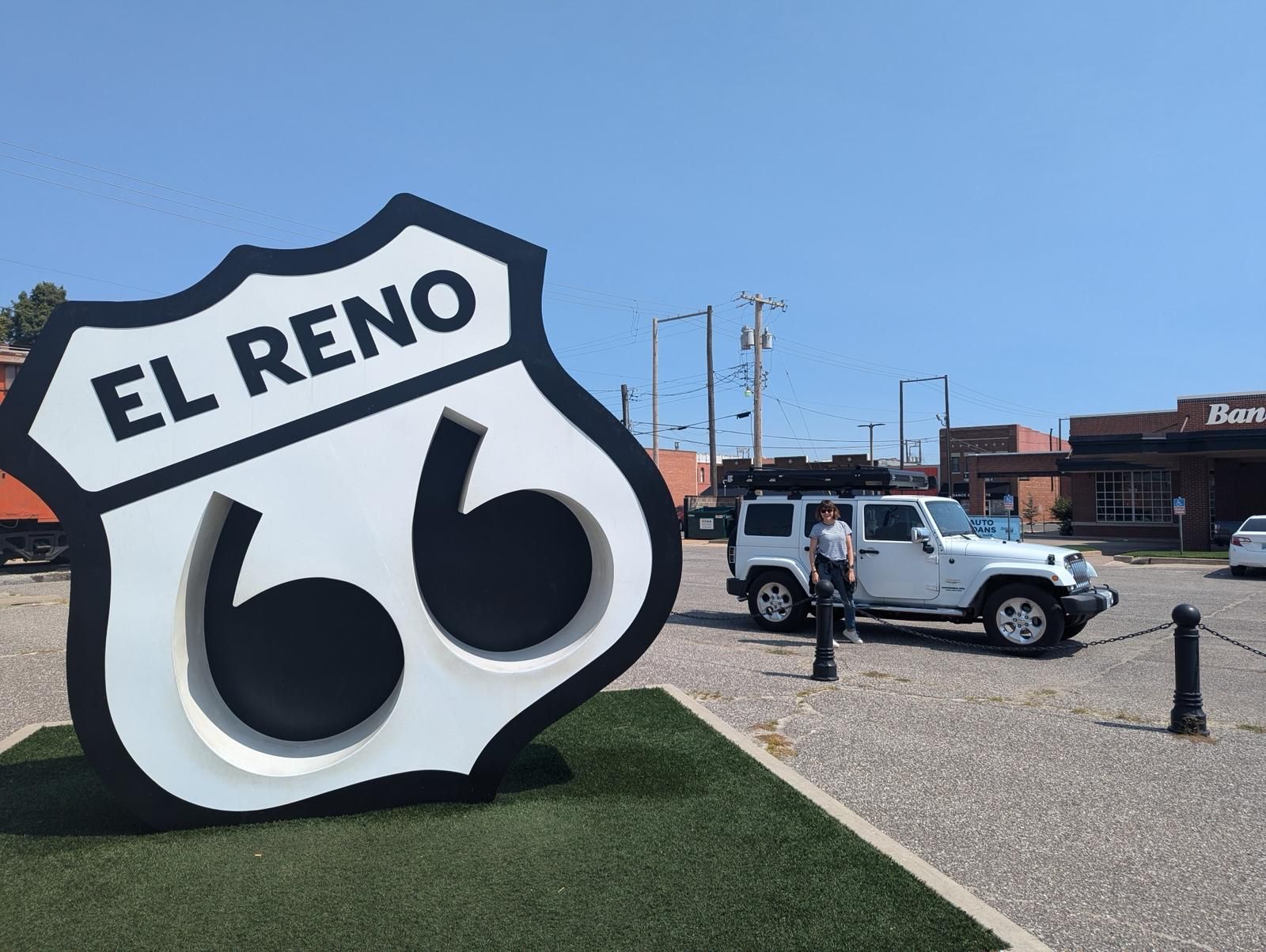 Used 2014 Jeep Wrangler Unlimited Sahara w/ Dual Top Group AWD/4WD image 25