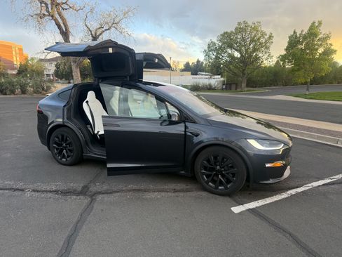 Used 2024 Tesla Model X AWD/4WD image 4