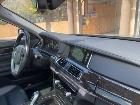 Used 2013 BMW 740i image 22