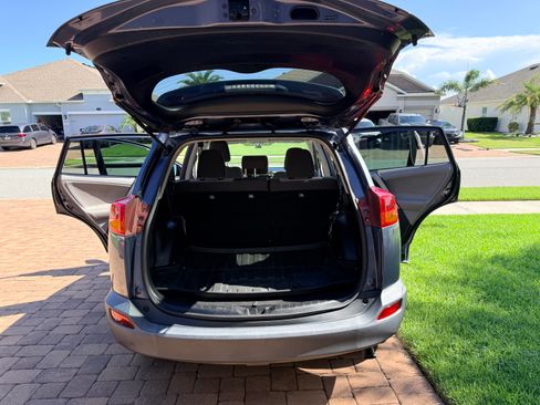 Used 2013 Toyota RAV4 XLE FWD image 6
