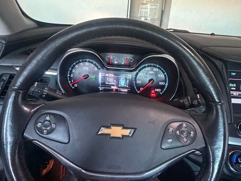 Used 2019 Chevrolet Impala LT FWD image 9