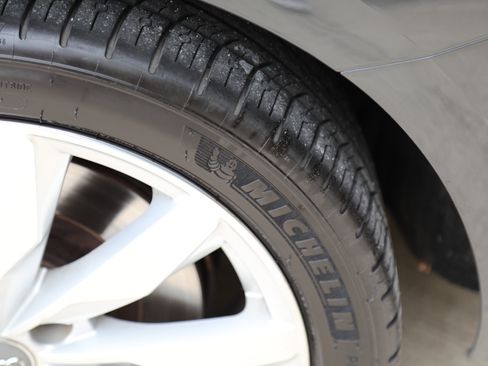 Used 2017 Audi A4 2.0T Premium w/ Convenience Package image 26